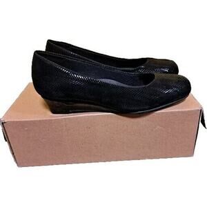 Trotters Lauren Black Suede Herringbone Pattern Womens 5.5 Wedge Heel Comfort